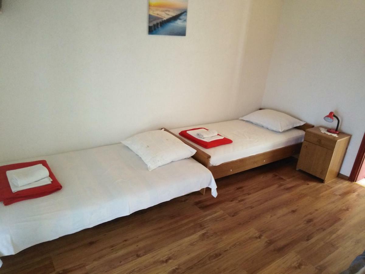 Apartman Rodic Omis Luaran gambar